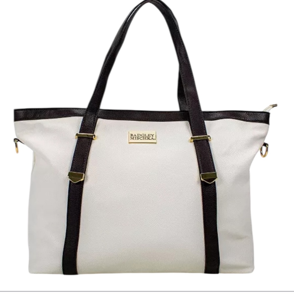 NWT Badgley Mischka
Anna XL Faux Leather Tote Weekender Travel Bag